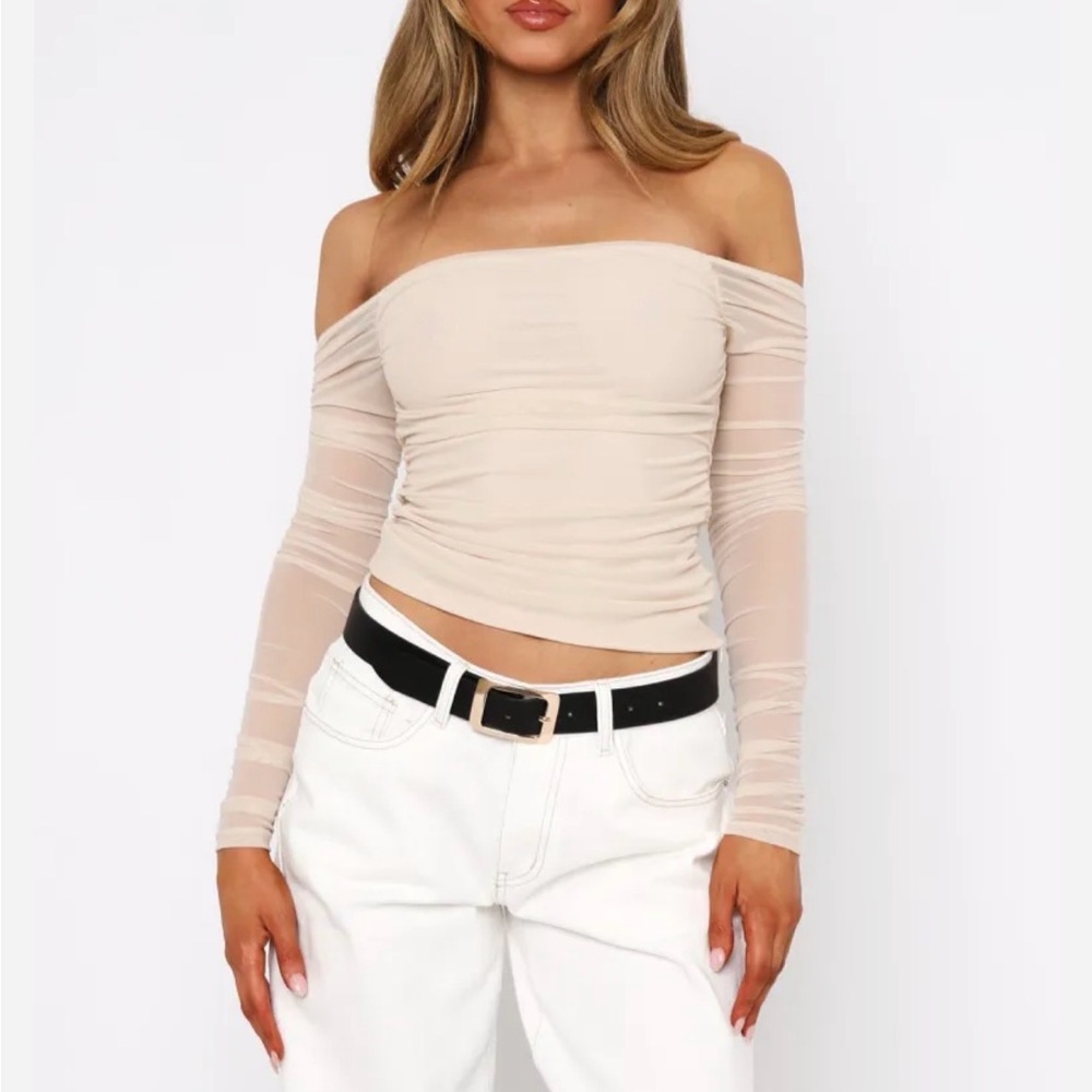 White Fox Boutique Cream Off-Shoulder Top S